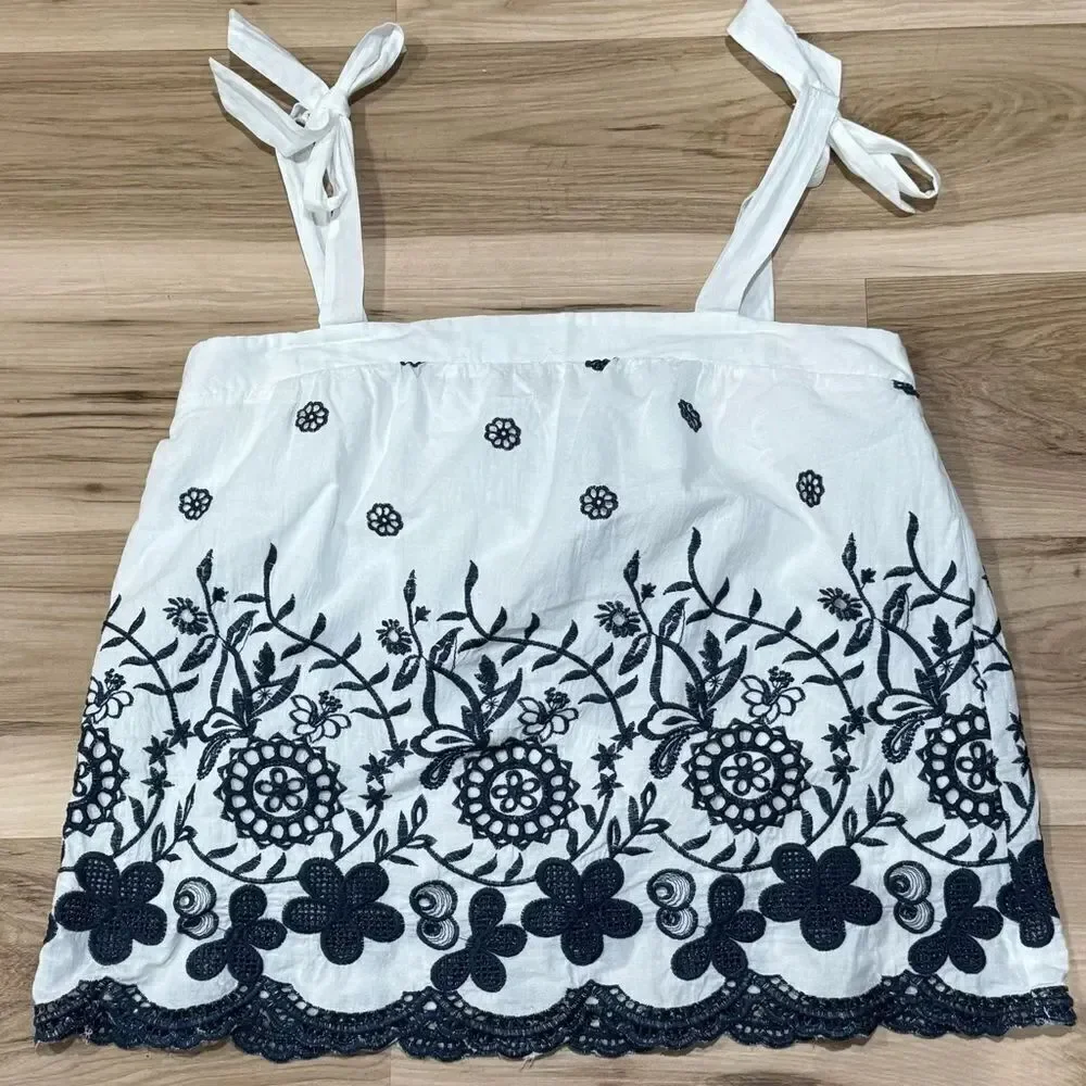 Draper James RSVP White Tank Top With Blue Floral Eyelets Women’s Large